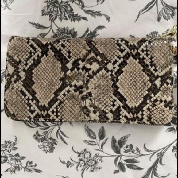 Bcbg wallet - Picture 2 of 4